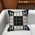 PILLOW BLACK