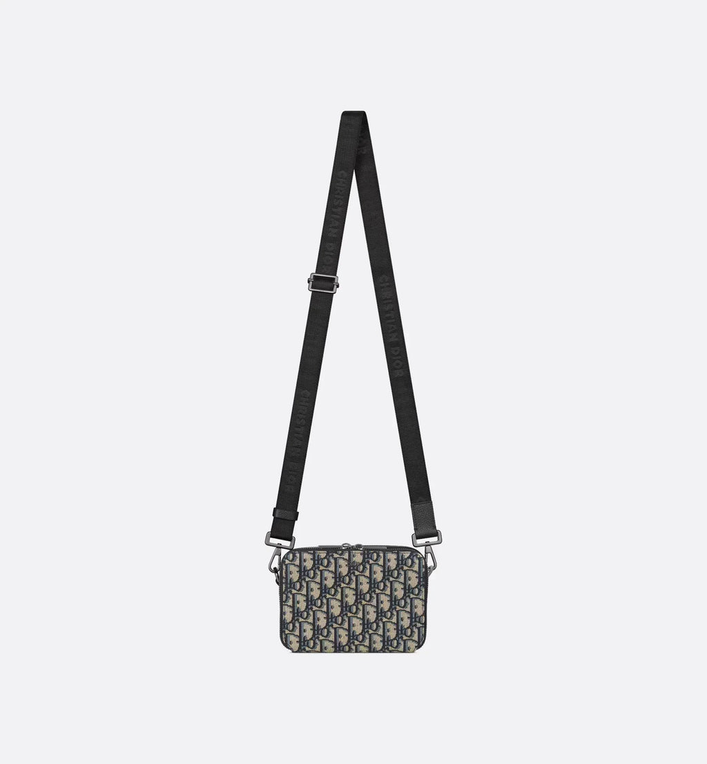 Pouch mit Reißverschluss und Riemen
