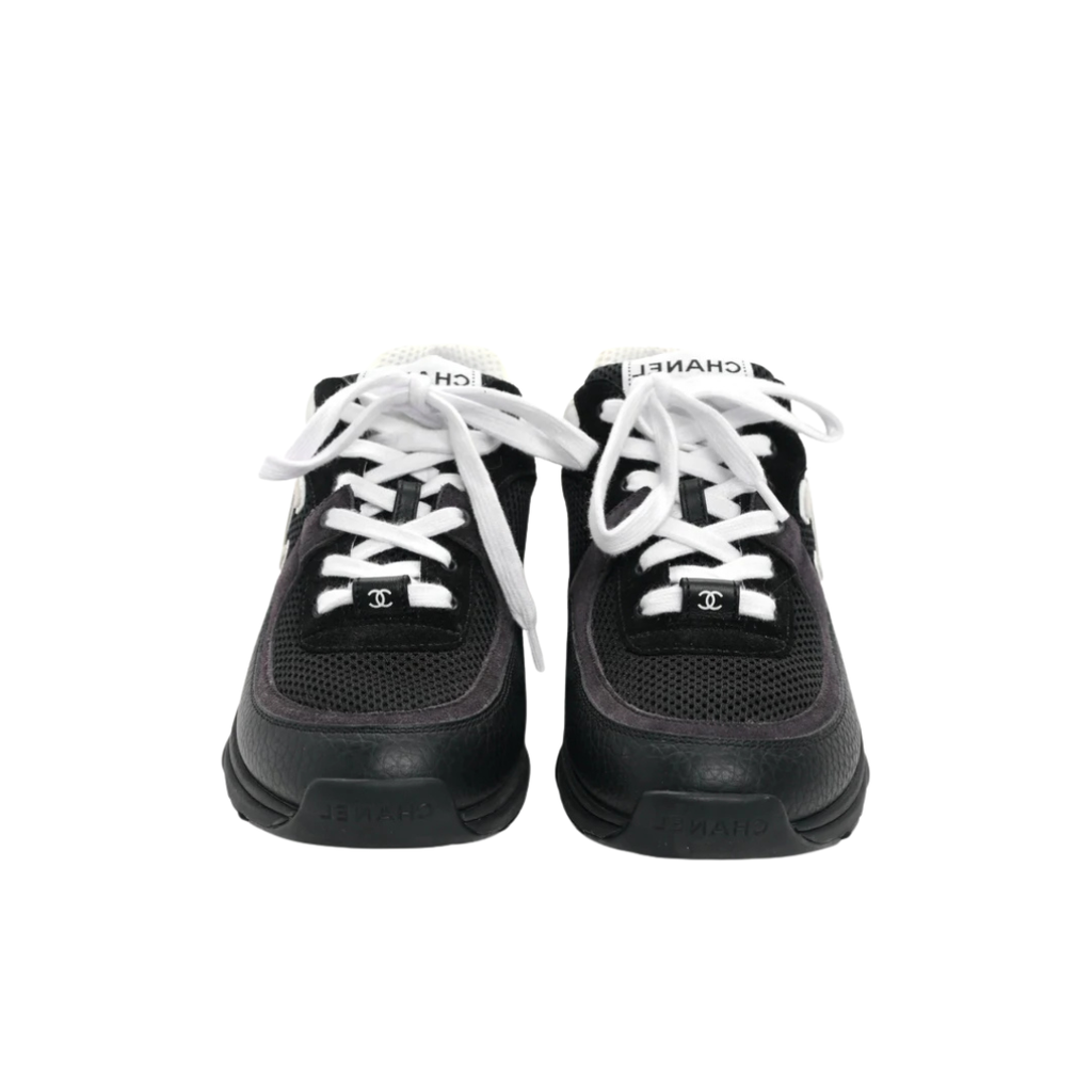 Runner Black White