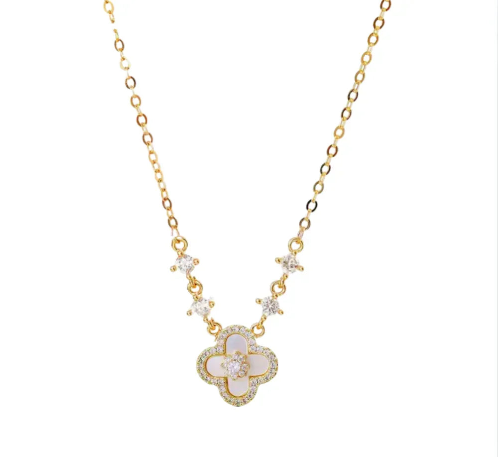 DIAMOND BLOOM NECKLACE
