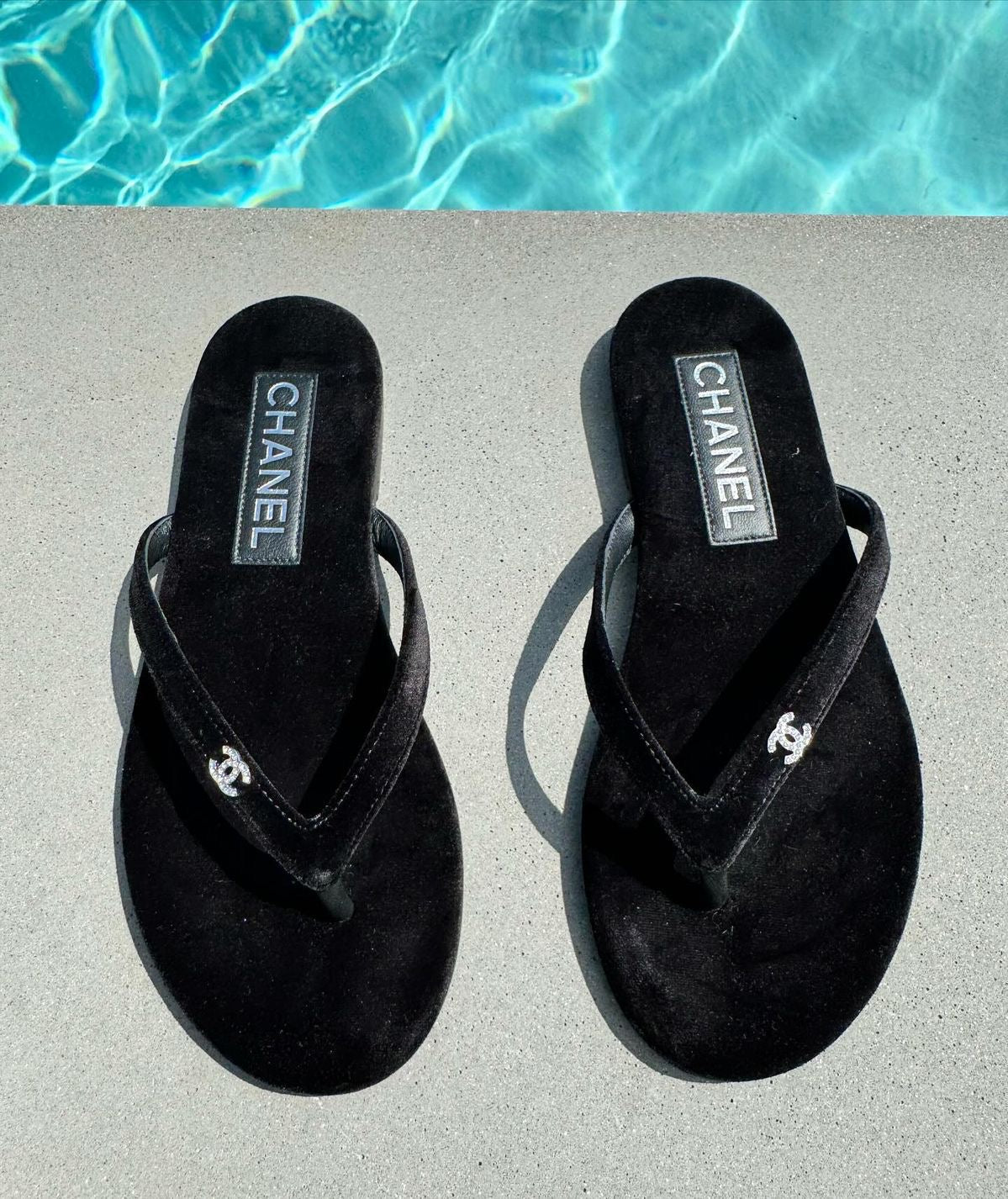 SMALL DIAMOND LOGO SANDALS