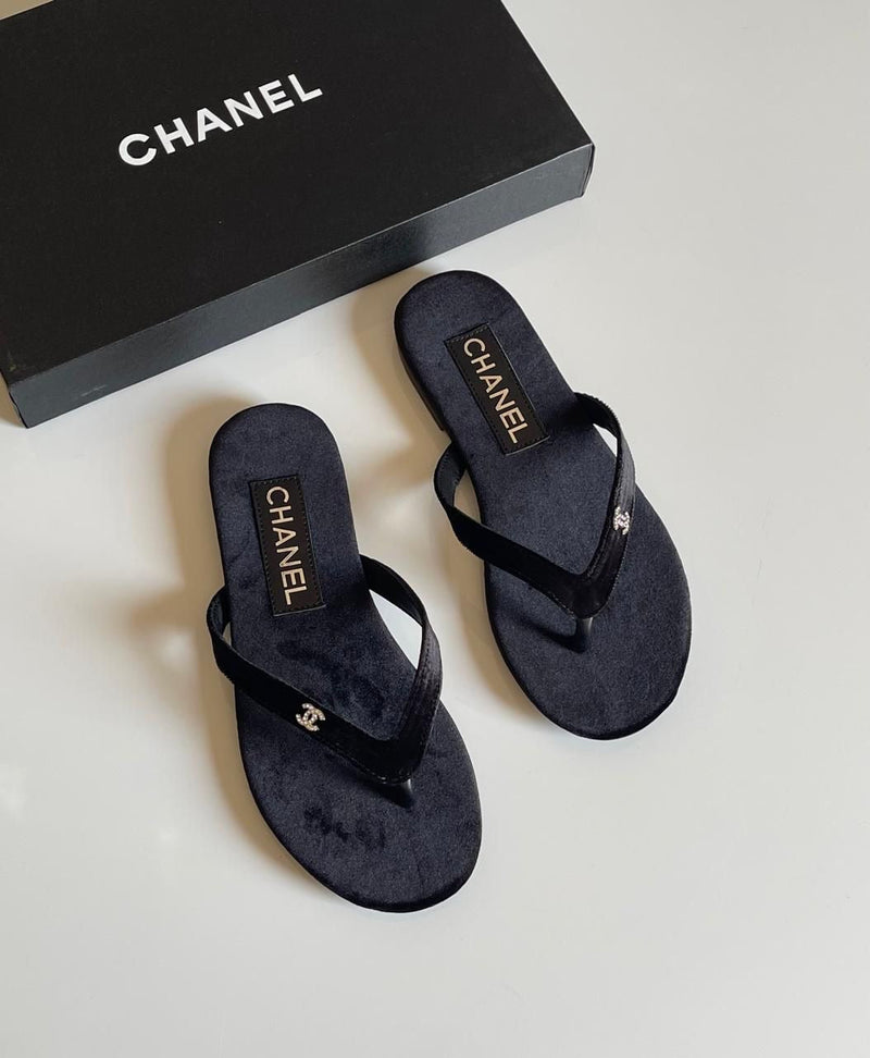 SMALL DIAMOND LOGO SANDALS