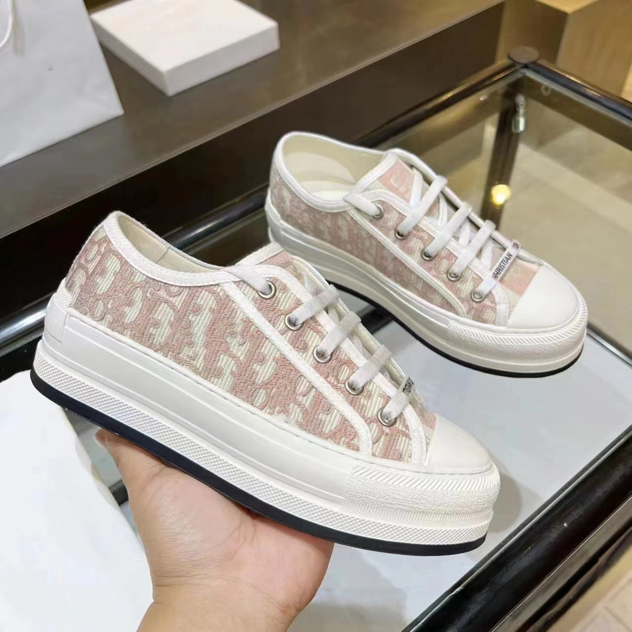CD Sneakers