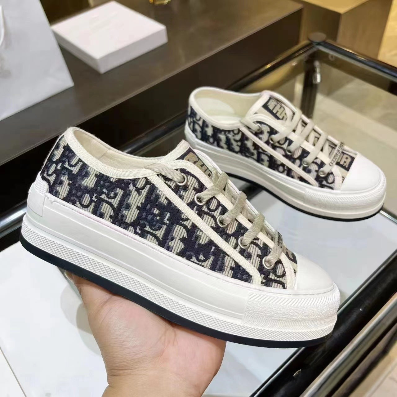 CD Sneakers