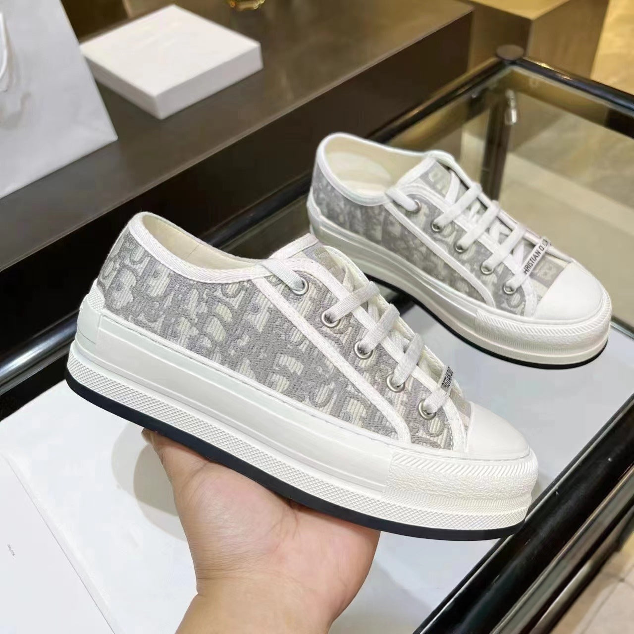 CD Sneakers